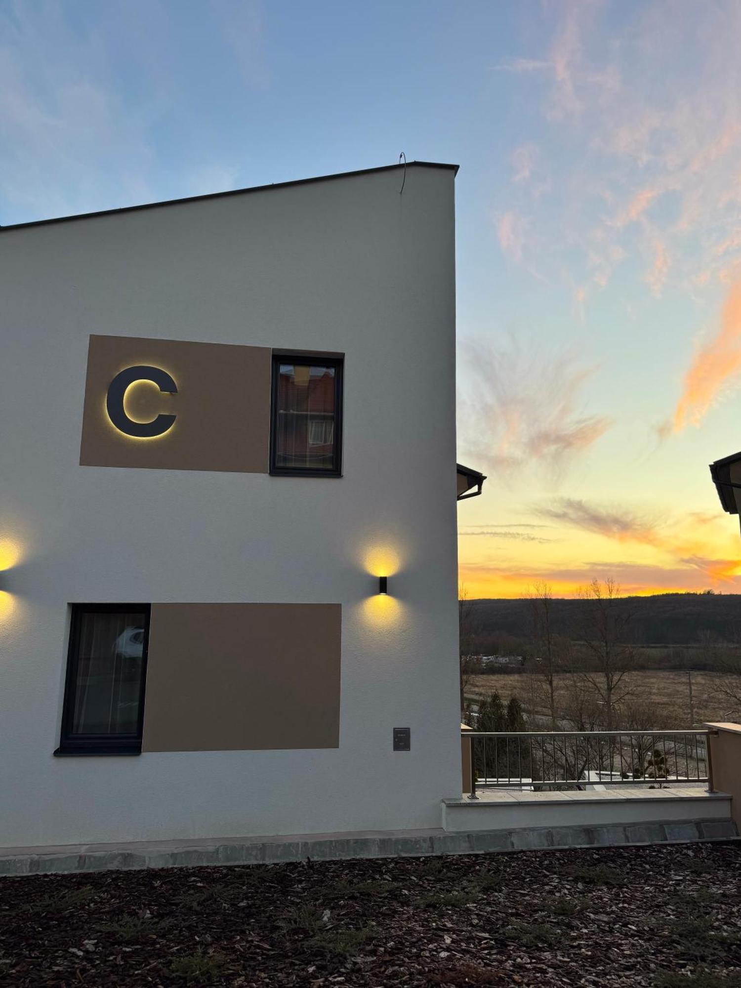 Salt Hill Premium Apartments Egerszalok Bagian luar foto
