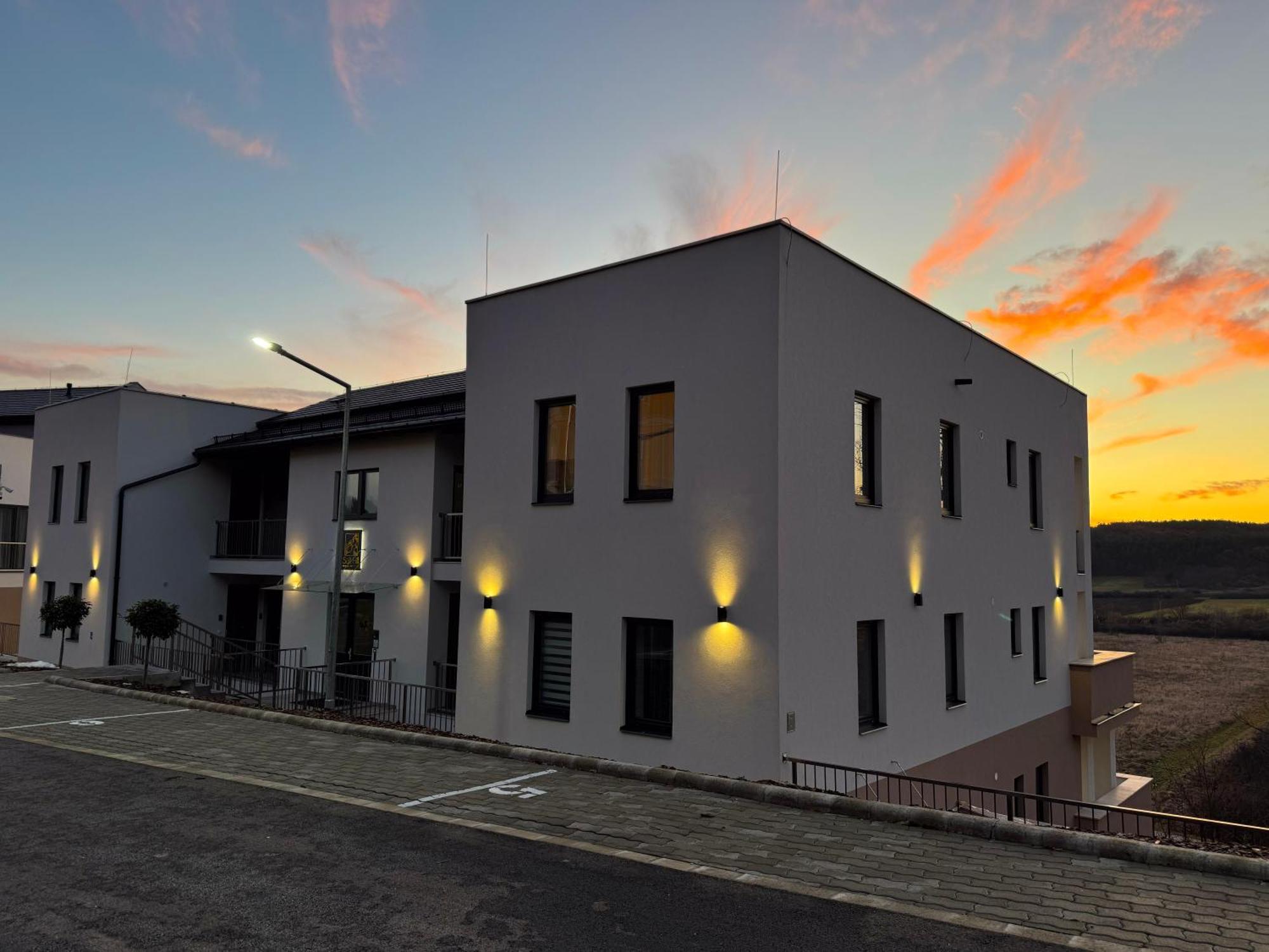 Salt Hill Premium Apartments Egerszalok Bagian luar foto